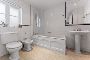 Family Bathroom- click for photo gallery